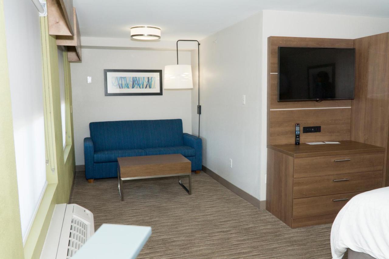 Holiday Inn Express Hotel & Suites Madison By Ihg Экстерьер фото