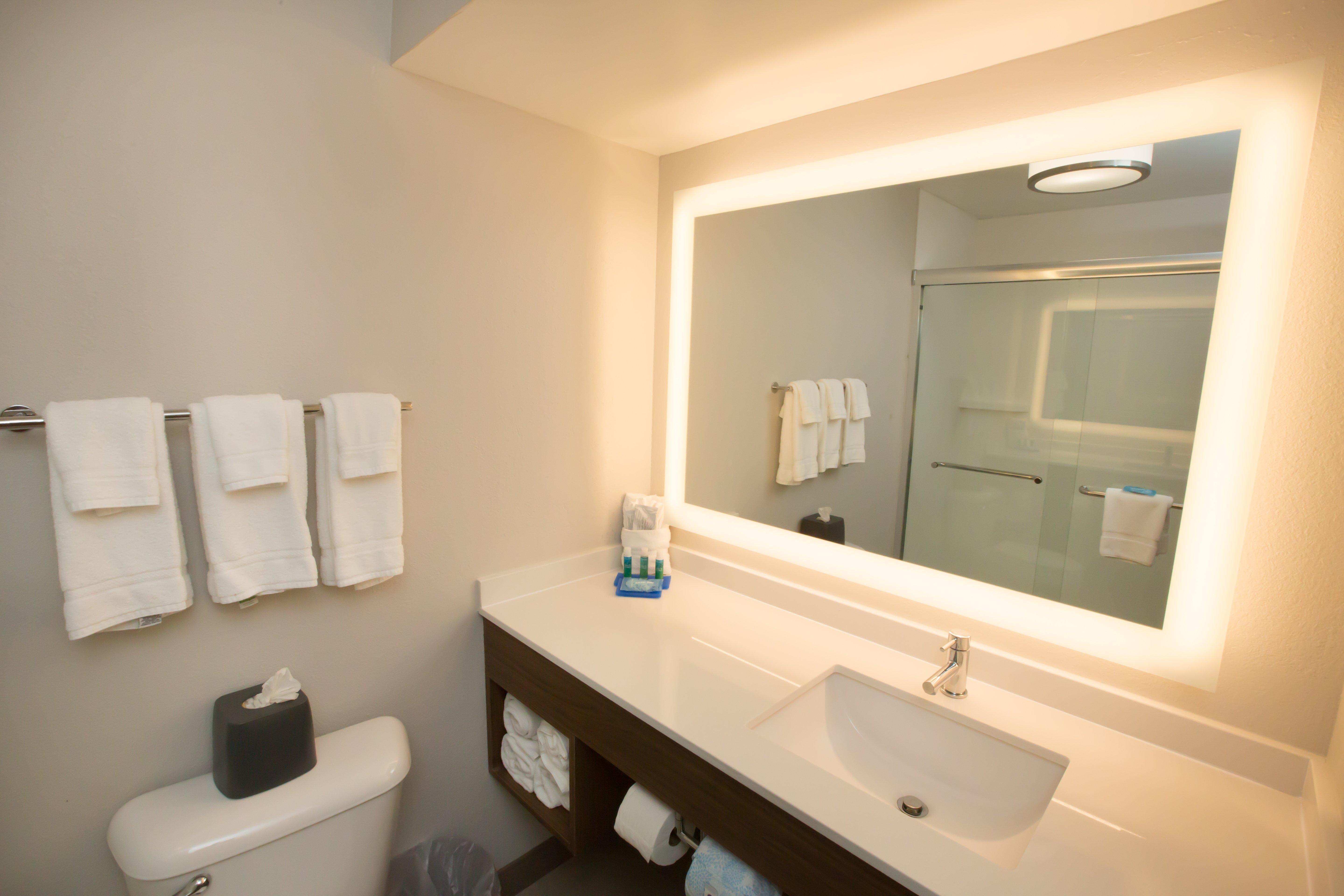 Holiday Inn Express Hotel & Suites Madison By Ihg Экстерьер фото