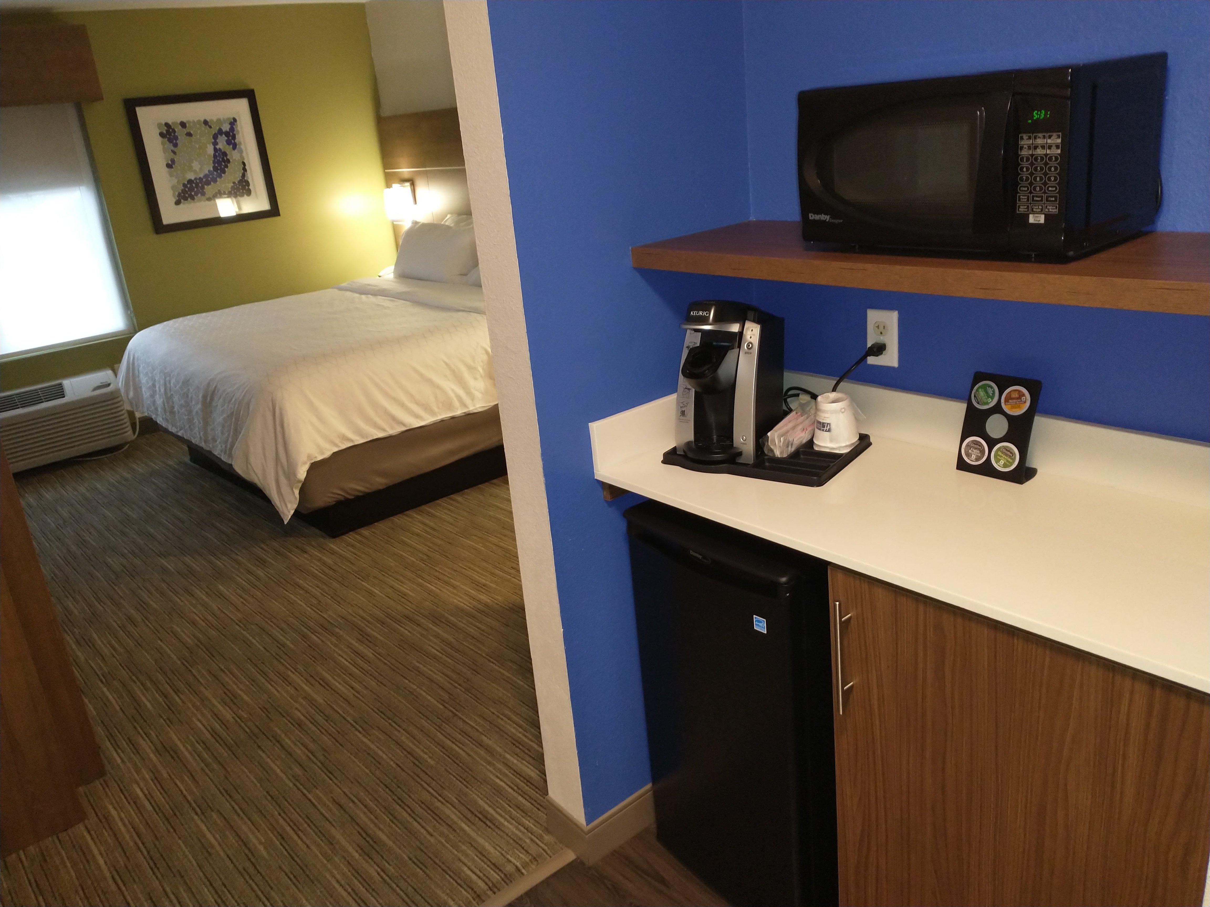 Holiday Inn Express Hotel & Suites Madison By Ihg Экстерьер фото