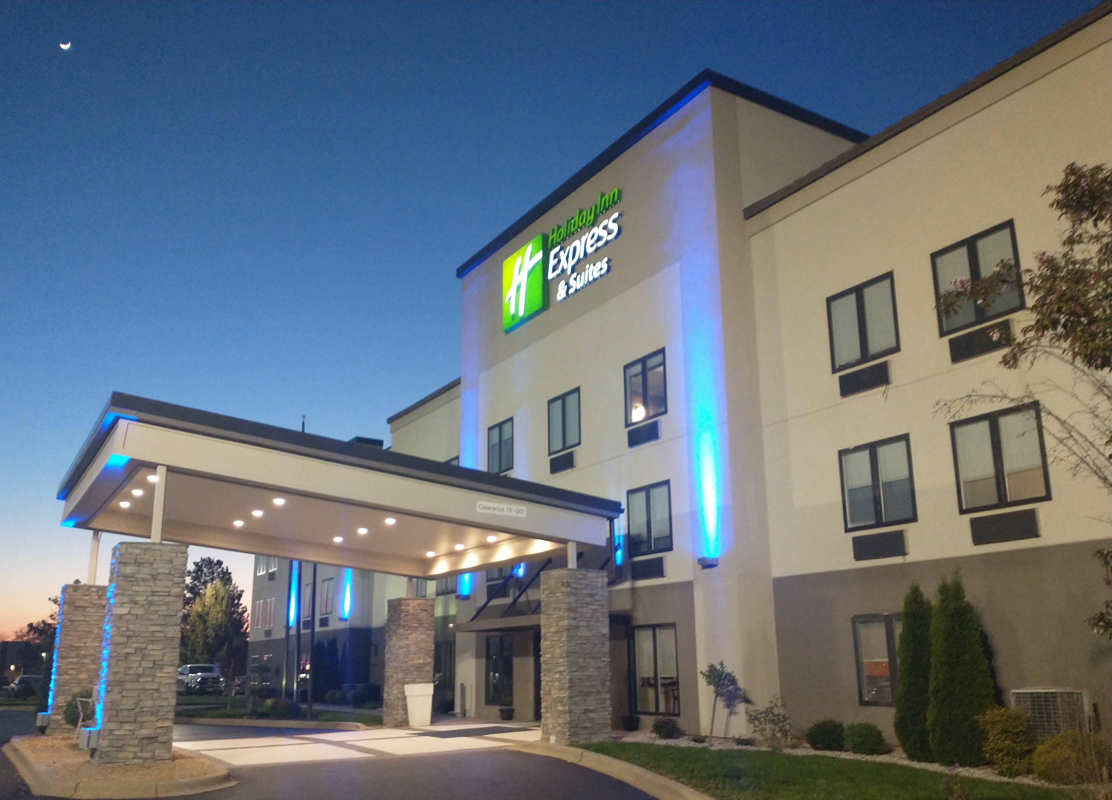 Holiday Inn Express Hotel & Suites Madison By Ihg Экстерьер фото