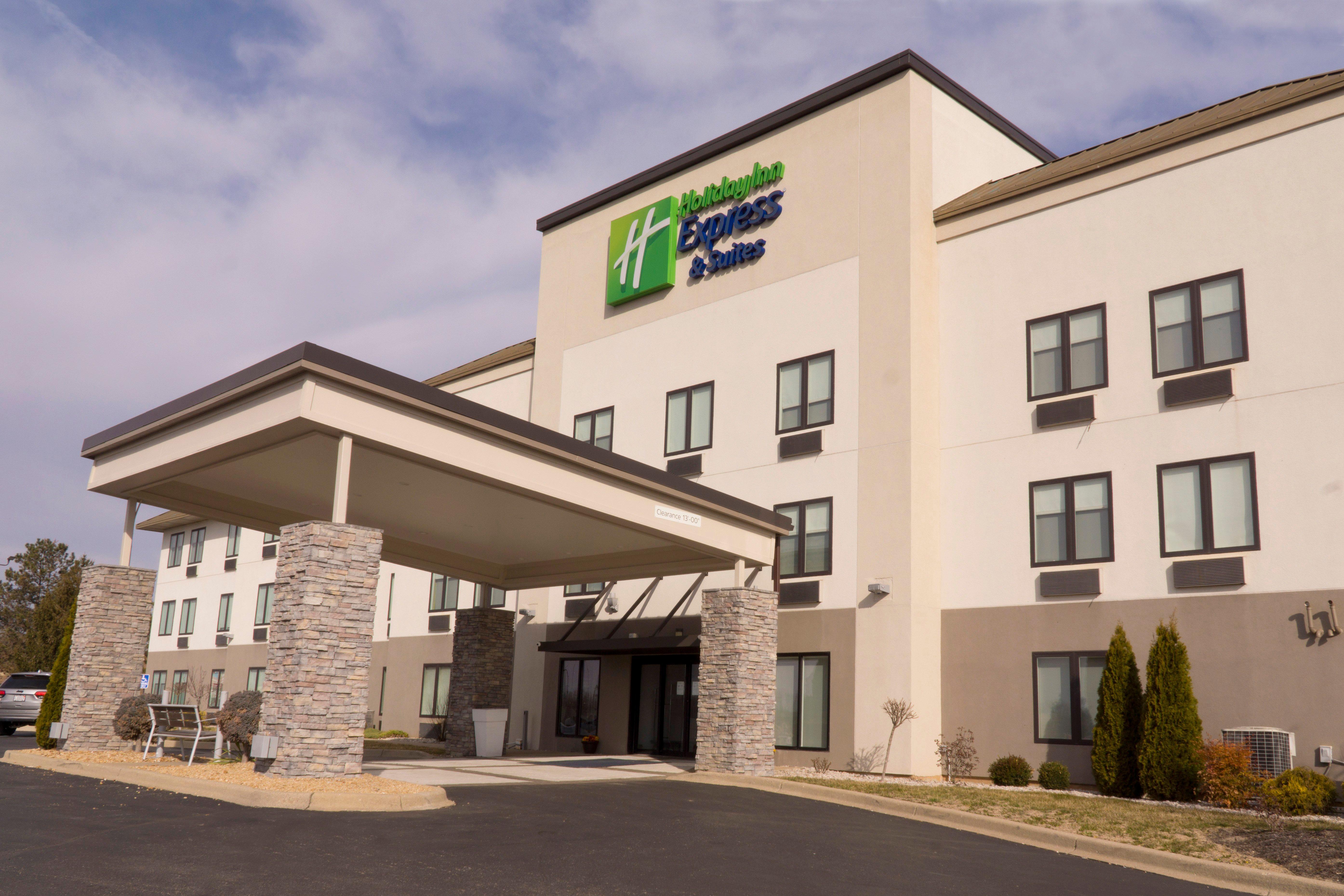 Holiday Inn Express Hotel & Suites Madison By Ihg Экстерьер фото