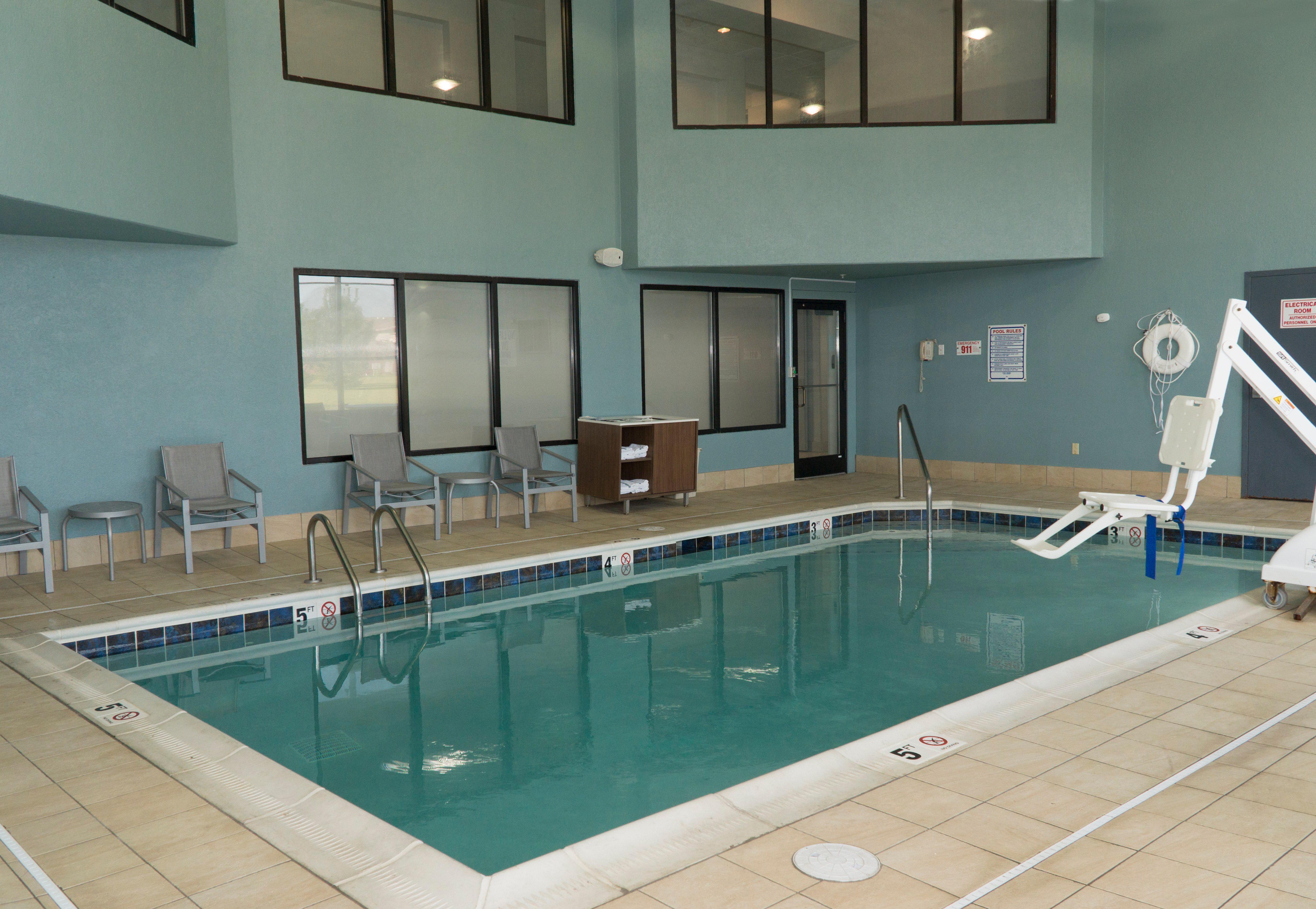 Holiday Inn Express Hotel & Suites Madison By Ihg Экстерьер фото