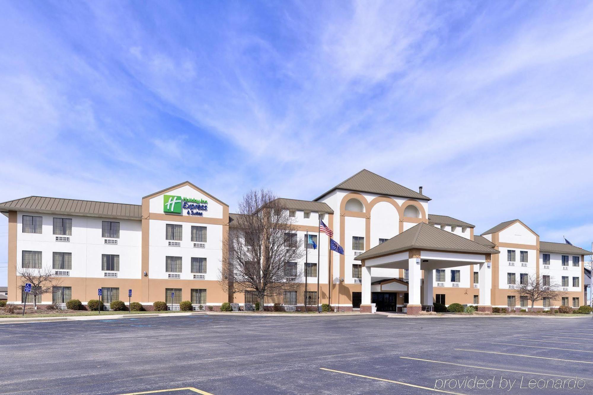 Holiday Inn Express Hotel & Suites Madison By Ihg Экстерьер фото